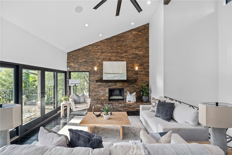 Under Contract $2,595,000