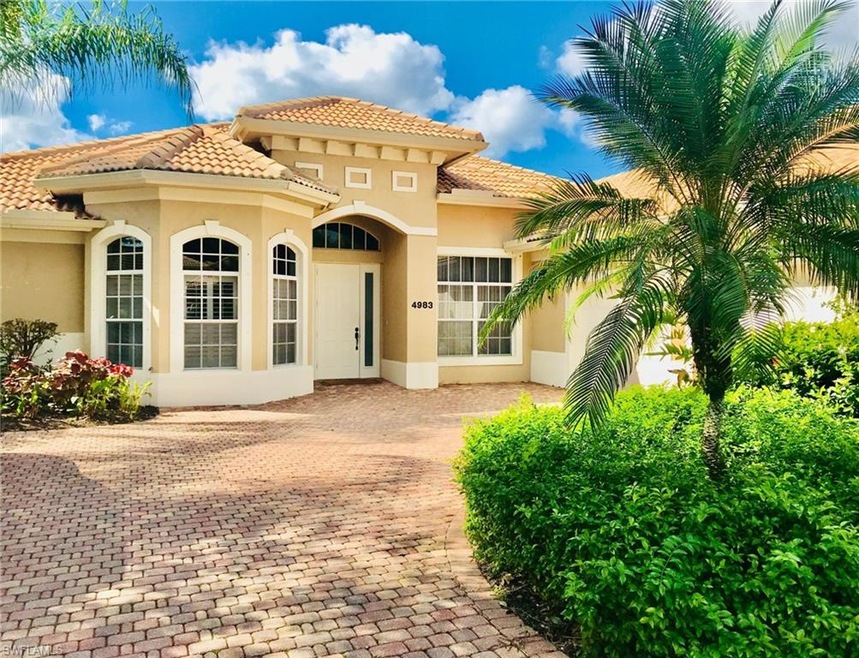 4983 Rustic Oaks Cir