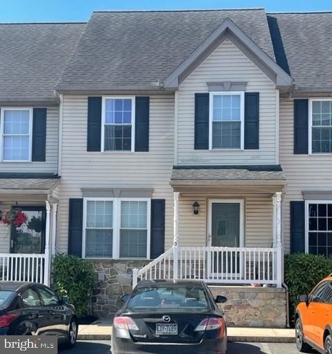 270 Locust St unit 3, New Holland, PA 17557 - photo 1