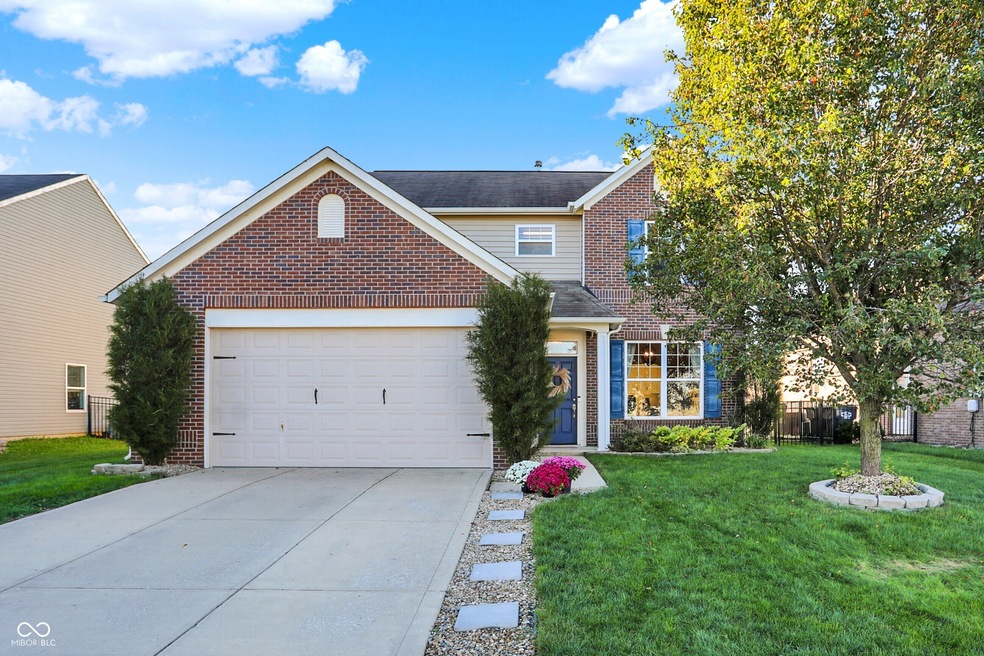 523 Genisis Dr, Whiteland, IN 46184 - photo 1