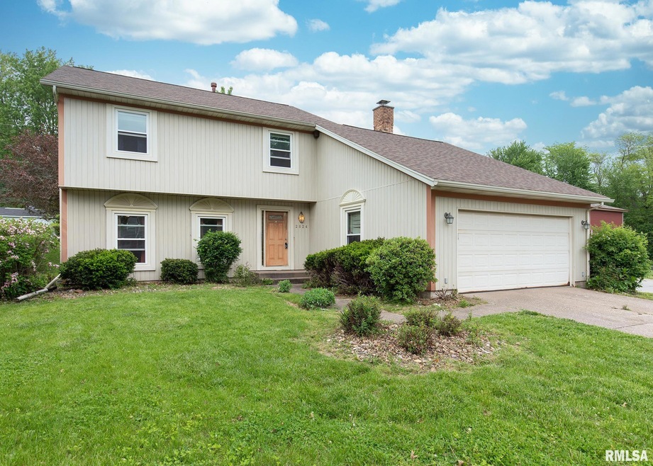 2824 E 39th St, Davenport, IA 52807 - photo 1