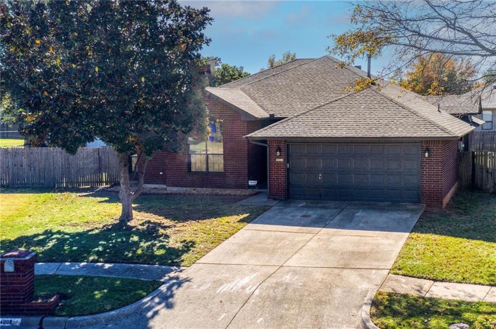 4008 Gyrfalcon Ct, Norman, OK 73072 - photo 1