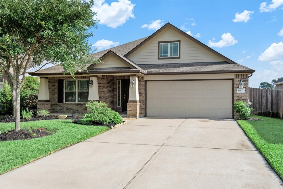 Adorable home located at 14922 Telge Lake Trail in Oakcrest North community in Cypress, Texas.