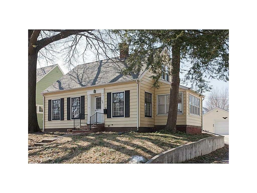 224 12th St NW, Cedar Rapids, IA 52405 - photo 1