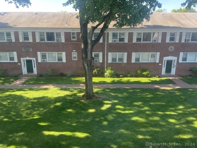 236 Glenbrook Rd unit 13D, Stamford, CT 06906 - photo 1