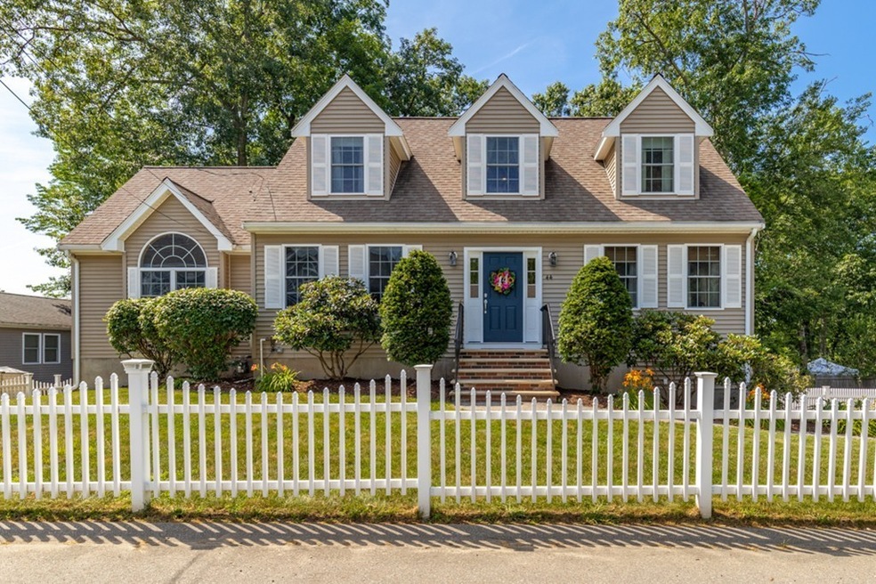 44 2nd St, Dracut, MA 01826 - photo 1