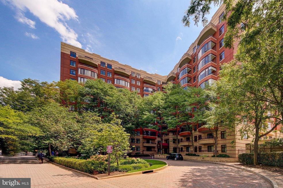 The Charleston unit PH07, Arlington, VA 22201 - photo 1