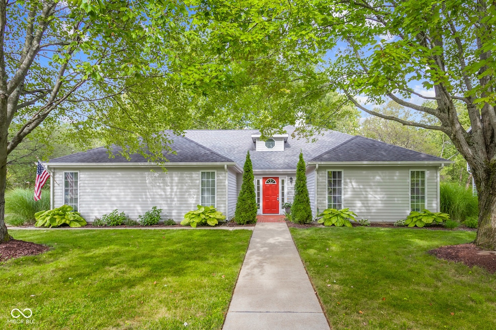 1071 Butternut Dr, Columbus, IN 47201 - photo 1