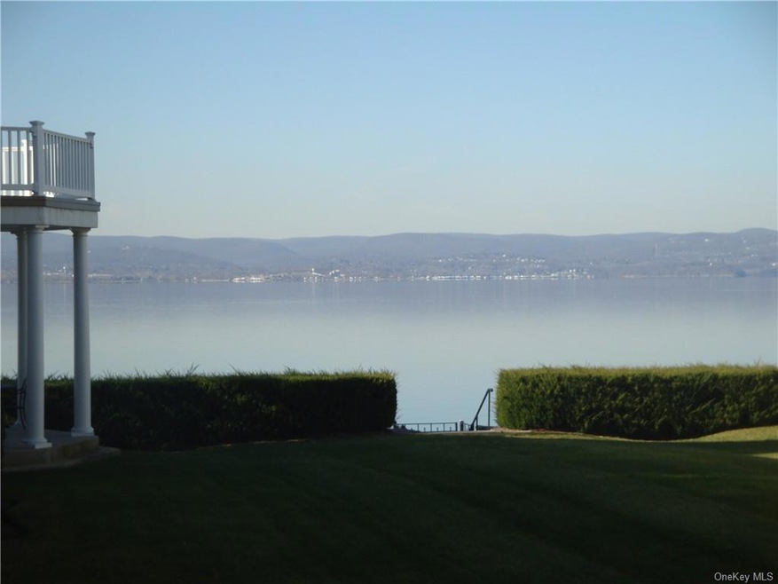 709 Half Moon Bay Dr unit 709, Croton On Hudson, NY 10520 - photo 1