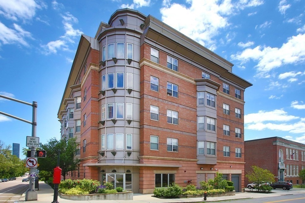 120 Mountfort St unit 405, Boston, MA 02215 - photo 1