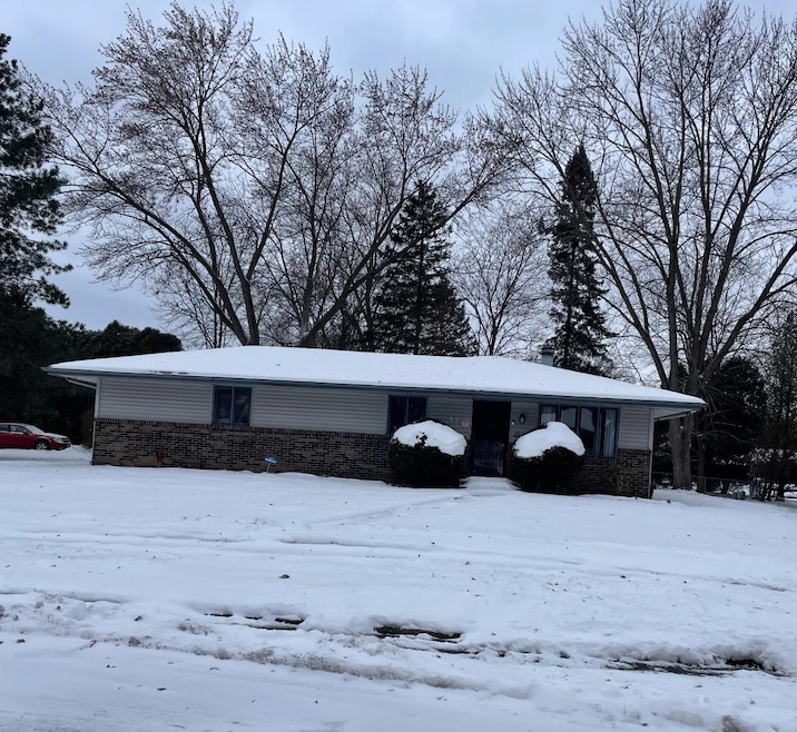 1232 Esmond Dr, Rockford, IL 61108 - photo 1