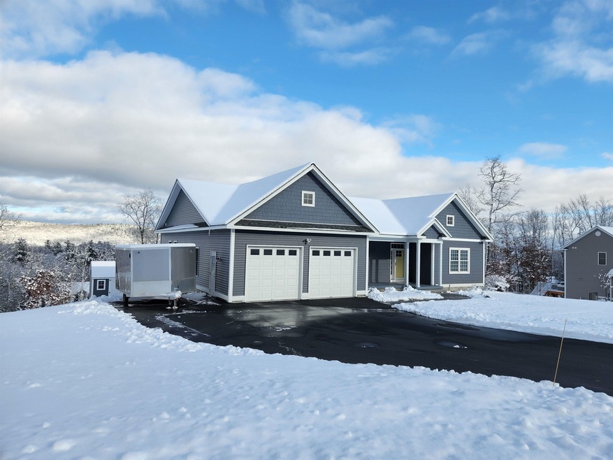 102 Brookview Dr, Hooksett, NH 03106 - photo 1