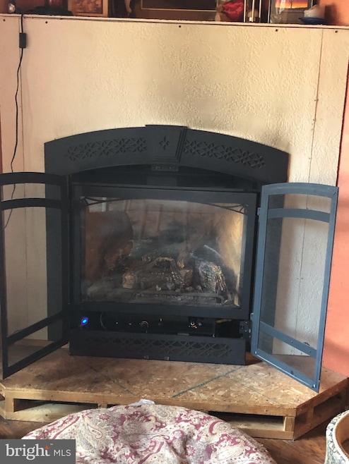 882 Scrabble Rd, Castleton, VA 22716 - photo 1