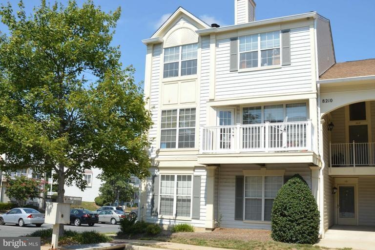 8210 Crossbrook Ct unit 201, Lorton, VA 22079 - photo 1