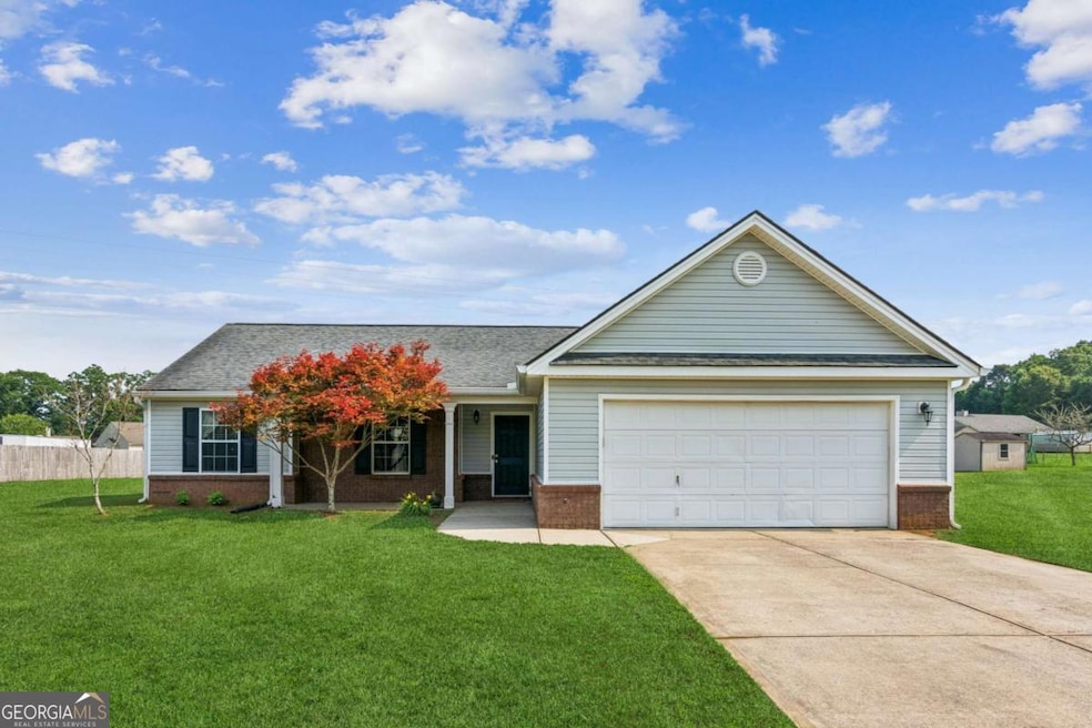 1671 Bismarck Cir, Winder, GA 30680 - photo 1