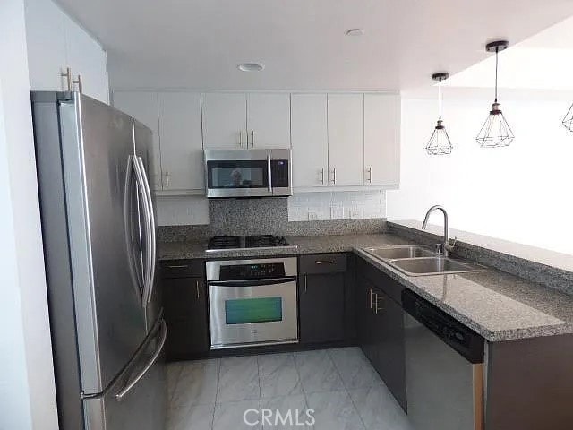 For Rent $1,900/month