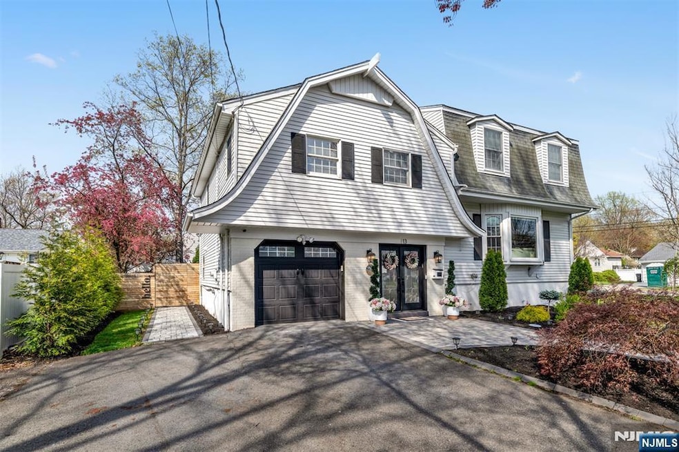 13 Dogwood Ct, Paramus, NJ 07652 - photo 1