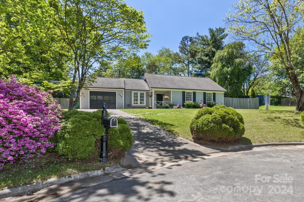 104 Scottlynn Ct, Asheville, NC 28806 - photo 1