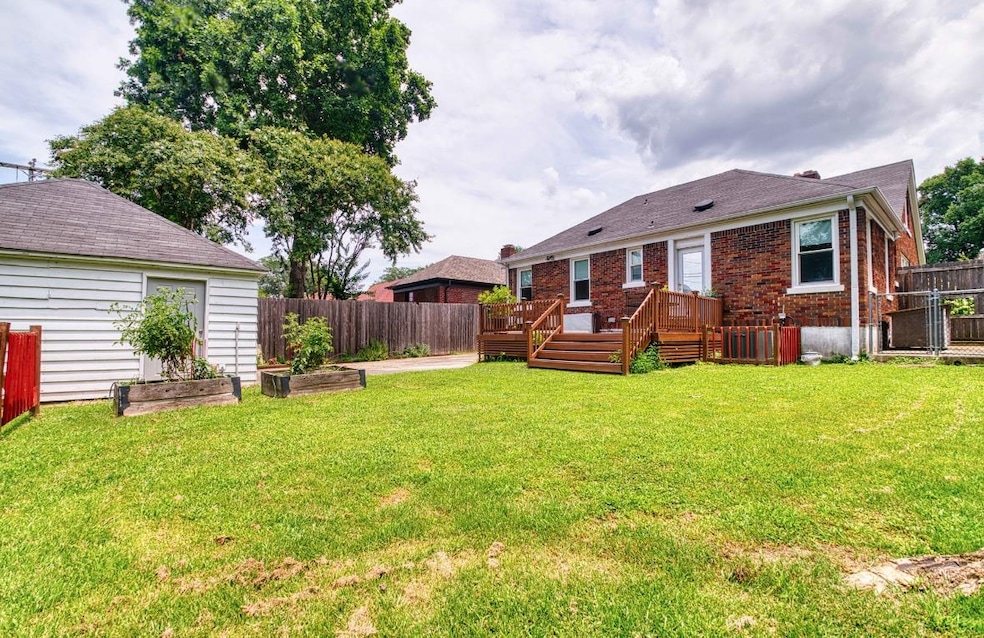 883 N Mclean Blvd, Memphis, TN 38107 - photo 1