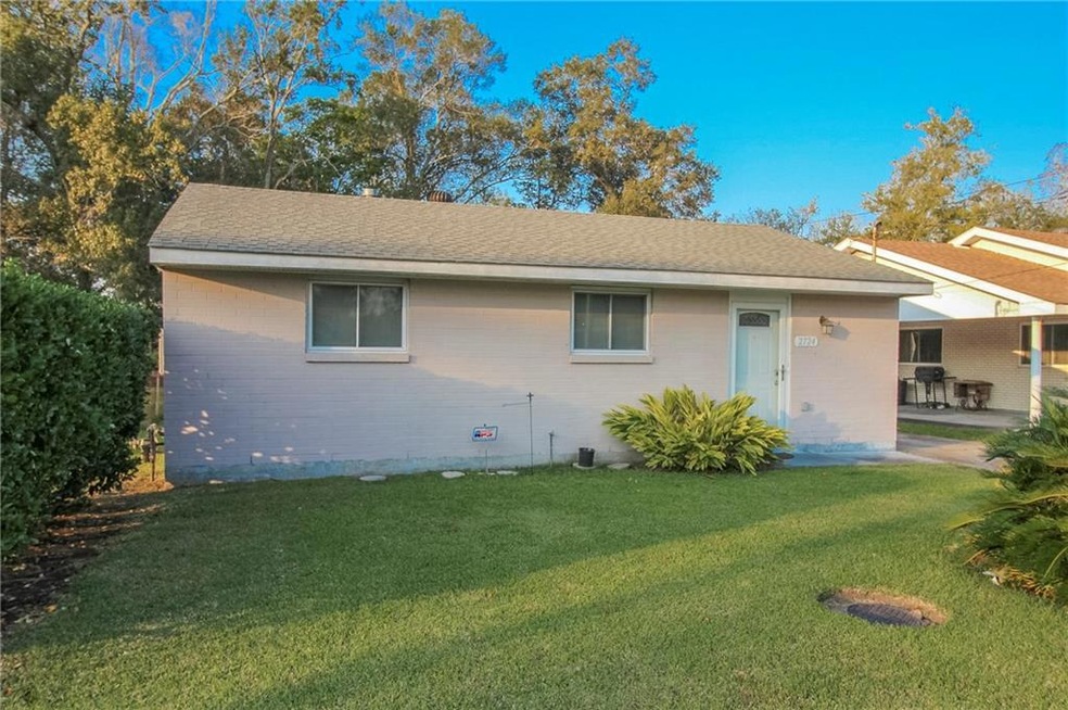 2724 Dolores Dr, Marrero, LA 70072 - photo 1