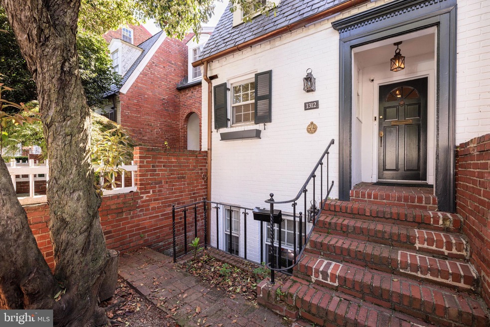 1312 35th St NW, Washington, DC 20007 - photo 1
