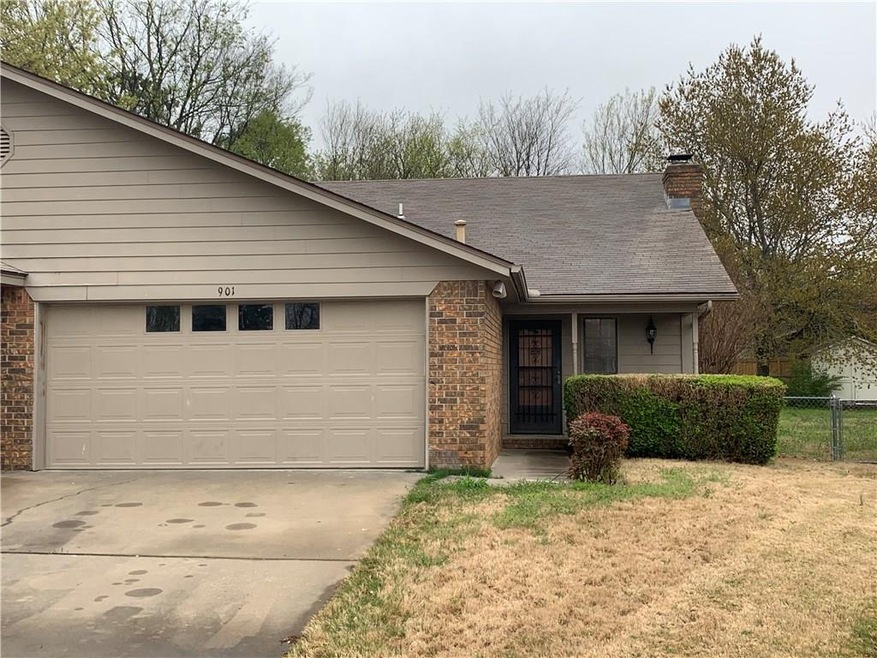 901 W Linden St, Rogers, AR 72756 - photo 1
