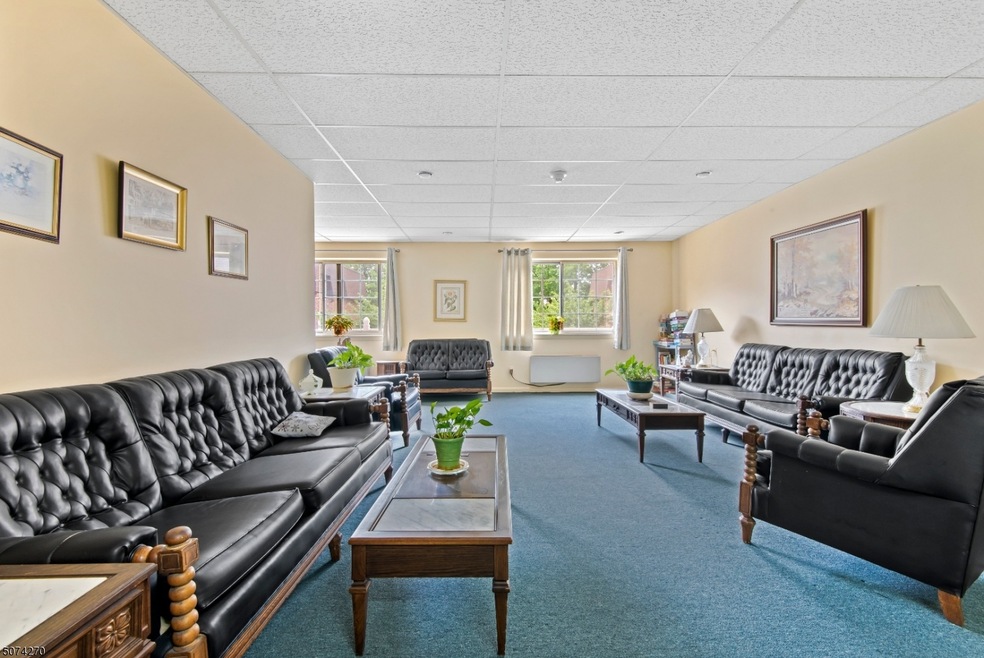 Putnam House unit 214, Union, NJ 07083 - photo 1