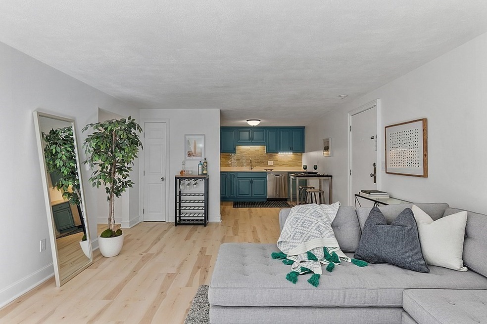 6 Walker Rd unit 8, North Andover, MA 01845 - photo 1