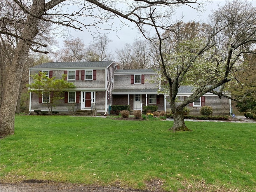 17 Oak Manor Dr, Barrington, RI 02806 - photo 1