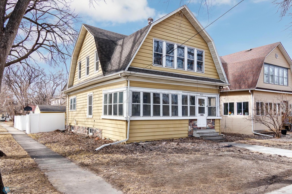 921 10th St S, Fargo, ND 58103 - photo 1