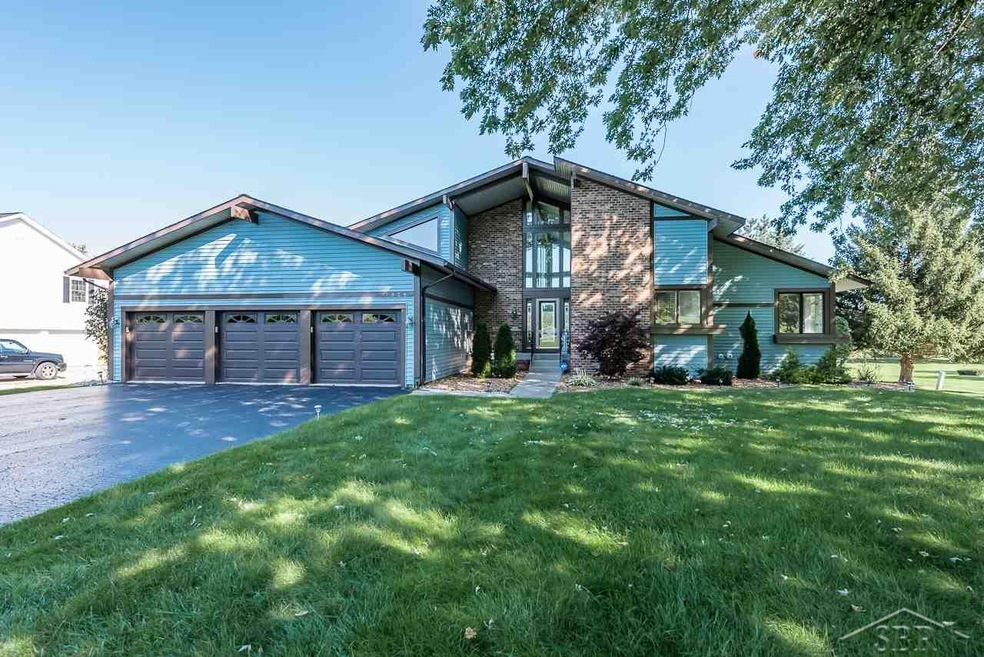 7526 E River Rd, Flushing, MI 48433 - photo 1