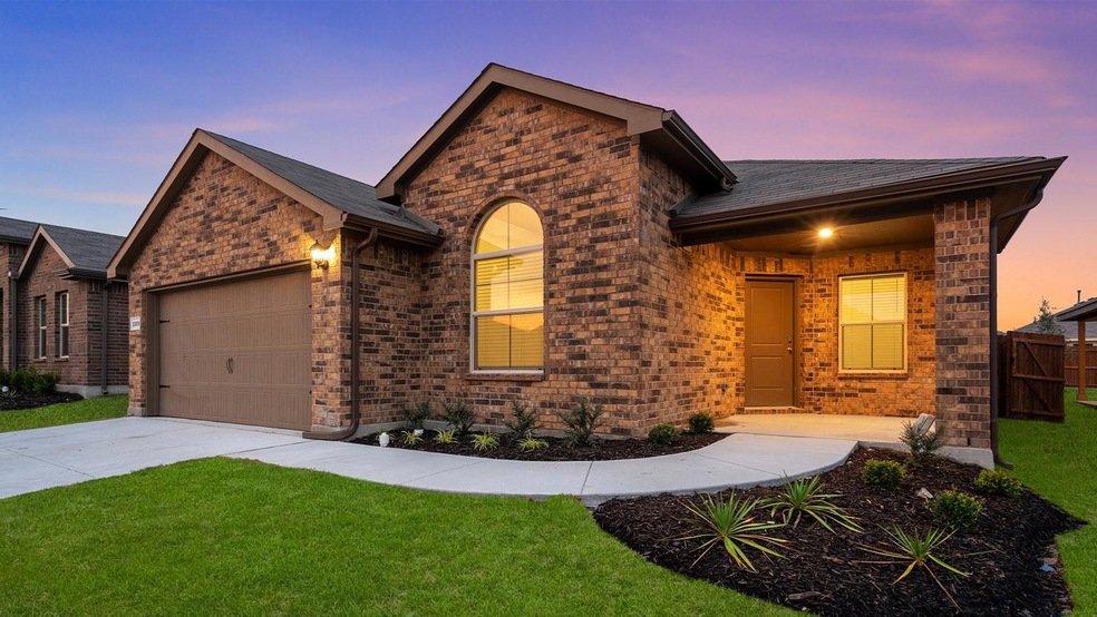 121 Blossom, Boyd, TX 76023 - photo 1