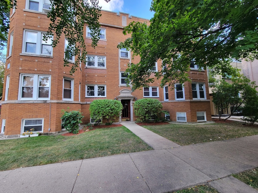6153 N Richmond St unit 2S, Chicago, IL 60659 - photo 1