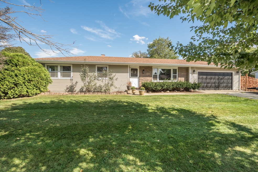 Welcome to 11 William Lane in Sandwich, Illinois!