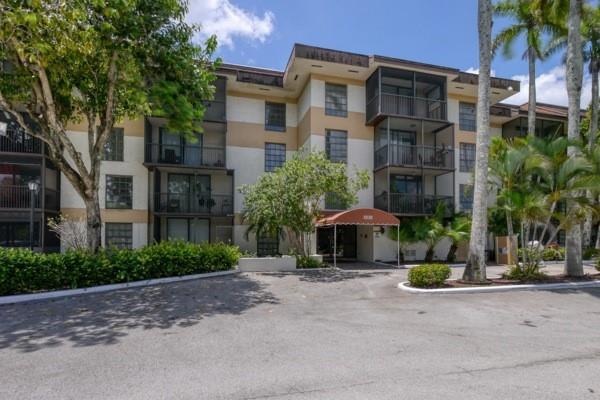 5530 NW 44th St unit 418C, Lauderhill, FL 33319 - photo 1