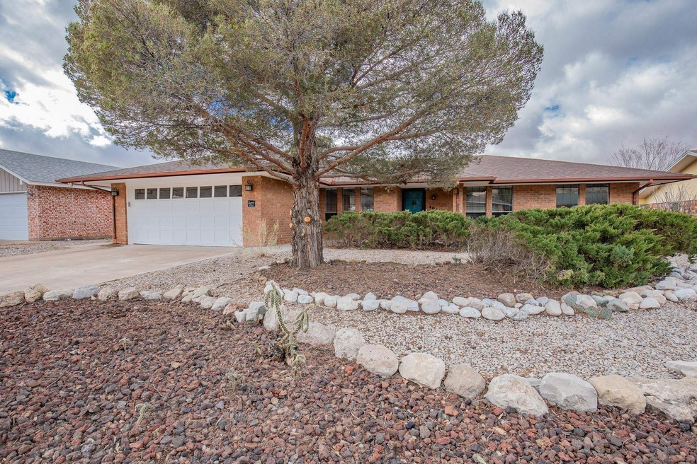 403 Sunbeam Ave, Alamogordo, NM 88310 - photo 1