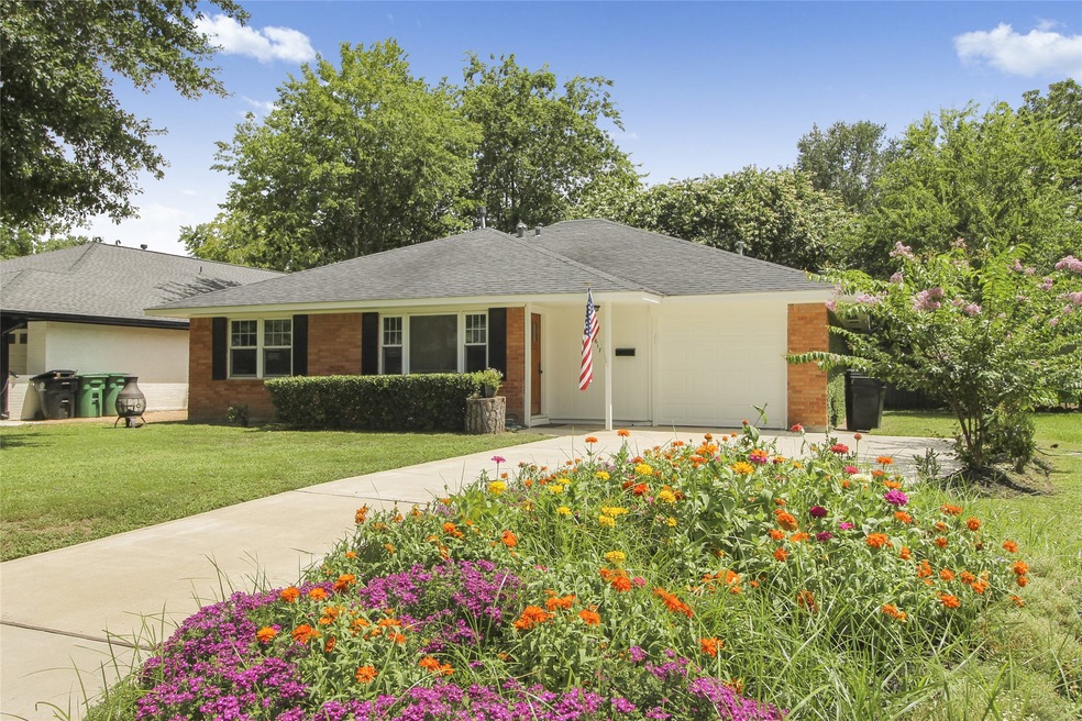 4617 De Lange Ln, Houston, TX 77092 - photo 1