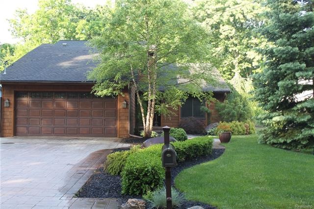 Impressive Custom Home w/Luxuries Galore