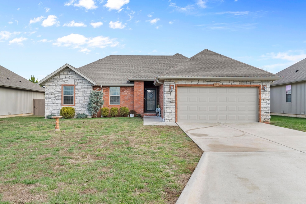 692 N Rockingham Ave, Nixa, MO 65714 - photo 1