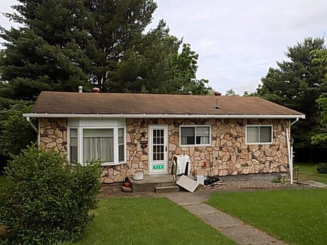 918 36th St, Vandergrift, PA 15690 - photo 1