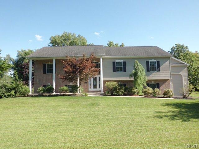 5340 Elgin Dr, Emmaus, PA 18049 - photo 1