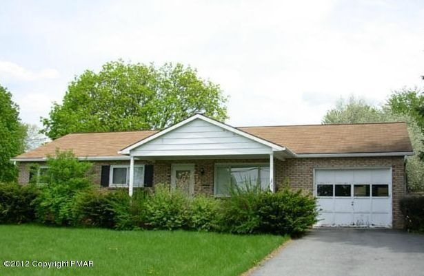 576 Knauss Rd, Nazareth, PA 18064 - photo 1