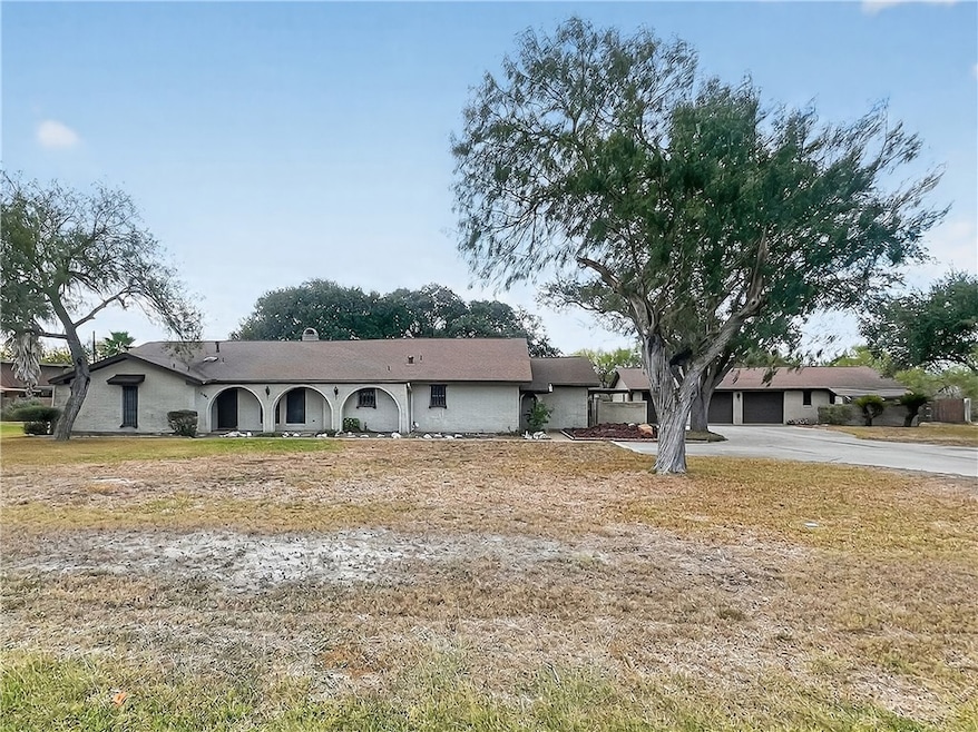 3201 S Brahma Blvd, Kingsville, TX 78363 - photo 1