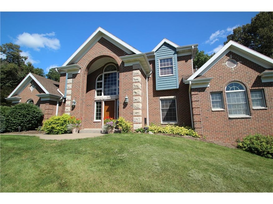 310 Abbotsford Rd, Cedar Rapids, IA 52403 - photo 1