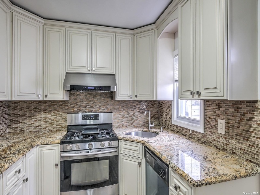 545 7th Ave, New Hyde Park, NY 11040 - photo 1