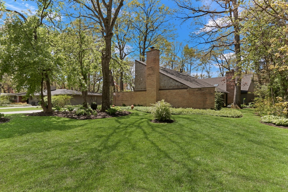 Pending $880,000 • Co-Listing Agent