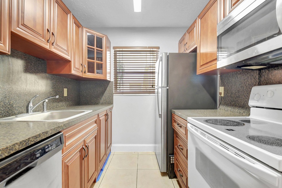 Southbridge Condominiums unit 1120, West Palm Beach, FL 33405 - photo 1