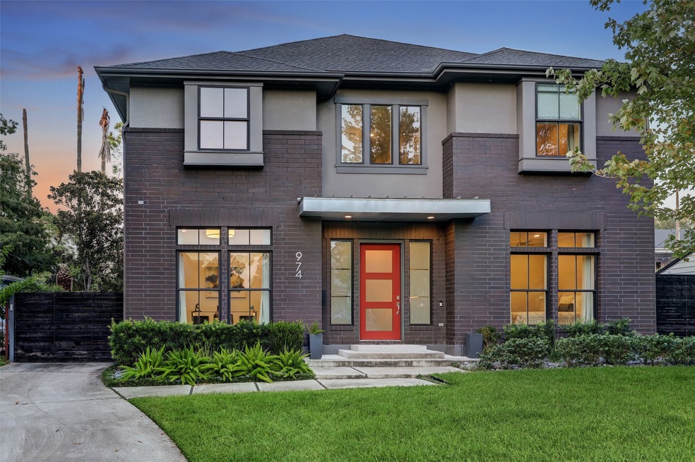 974 W 42nd St, Houston, TX 77018 - photo 1