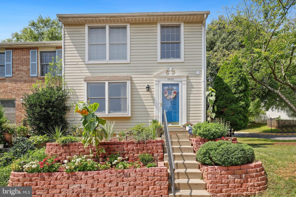 19101 Partridge Wood Dr, Germantown, MD 20874 - photo 1