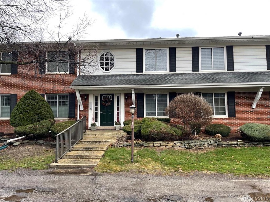 2441 Mulberry Square unit 30, Bloomfield Hills, MI 48302 - photo 1